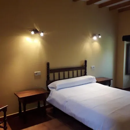 Apartamentos Fernando Santillana del Mar Exterior foto