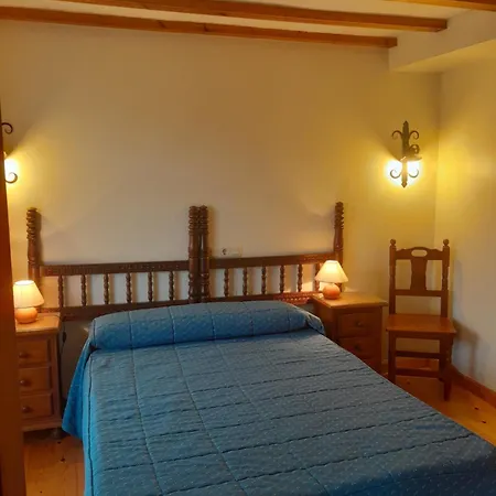Apartamentos Fernando Santillana del Mar Exterior foto