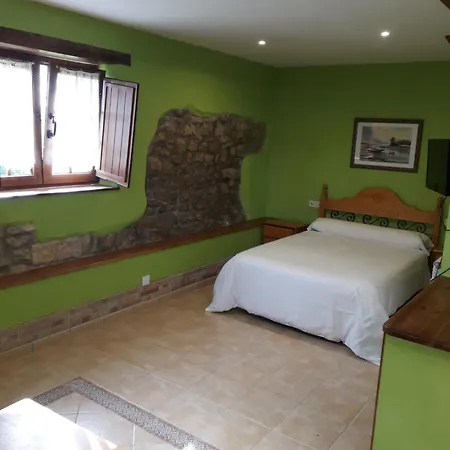 Apartamentos Fernando Santillana del Mar Exterior foto