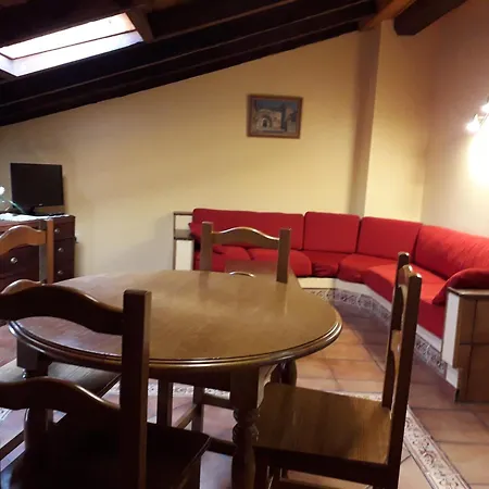Apartamentos Fernando Santillana del Mar Exterior foto